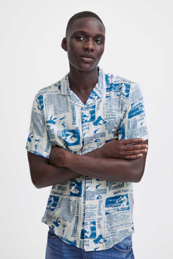 Chemise bleue à fleur pour homme (manches courtes) – Blacks Legend Chemise bleue à fleur pour homme (manches courtes) – Blacks Legend